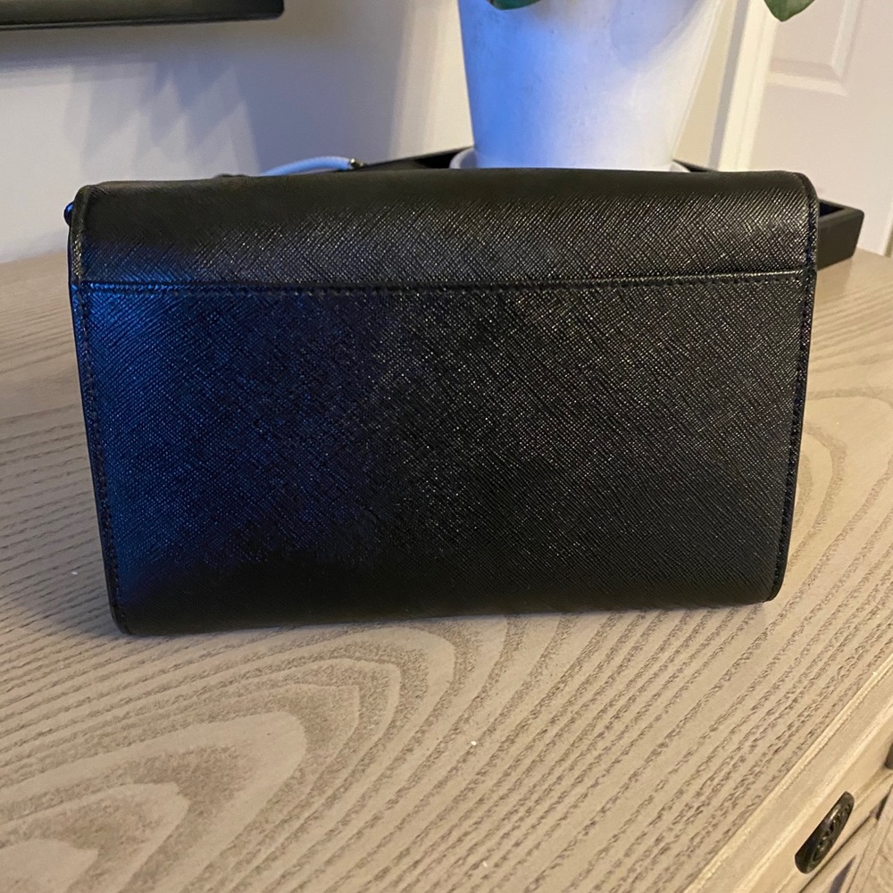 Beautiful TORY BURCH Clutch with Chain - Picture 2 of 4